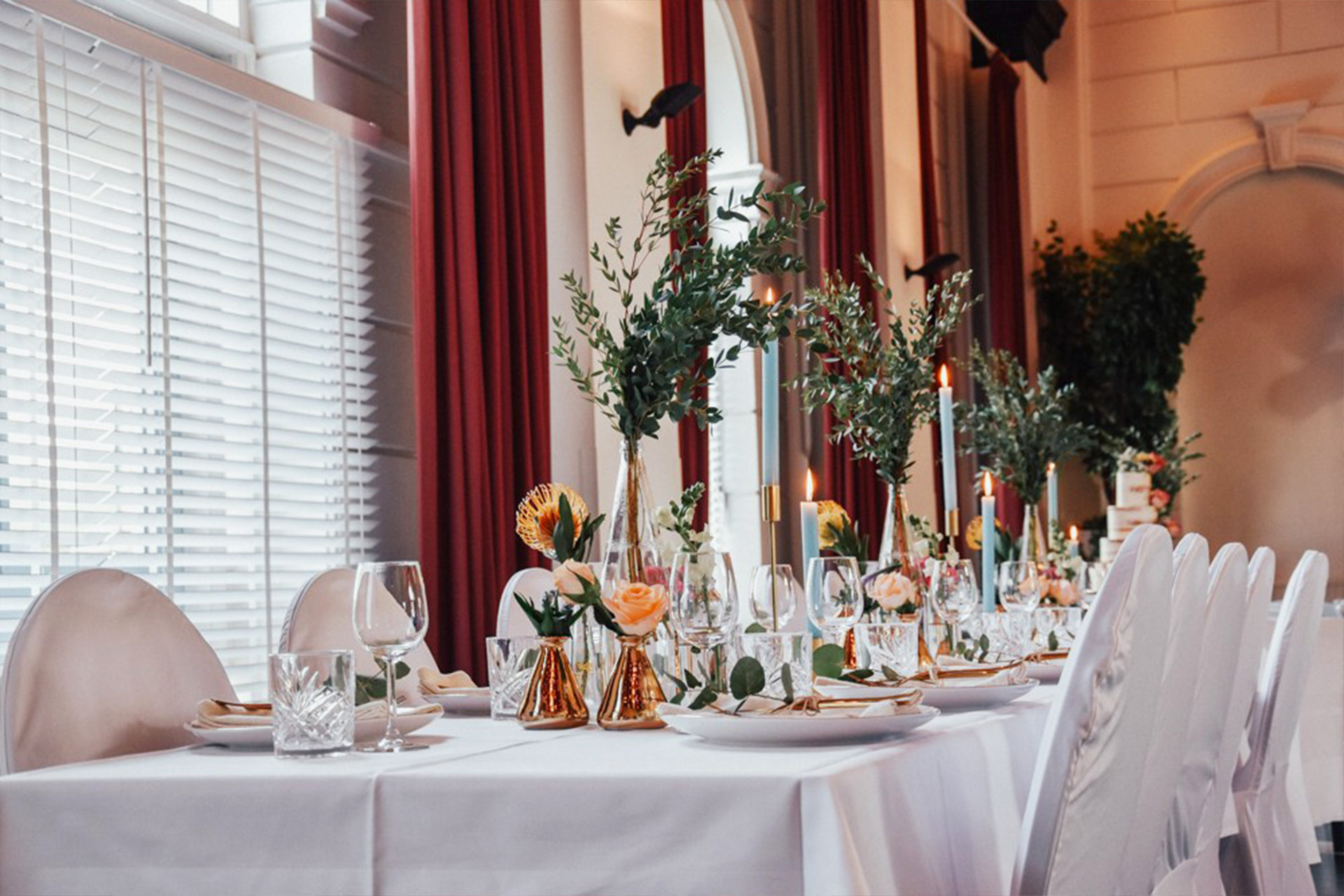 Pompgebouw_de_esch_huwelijk_diner_gedekte_tafel