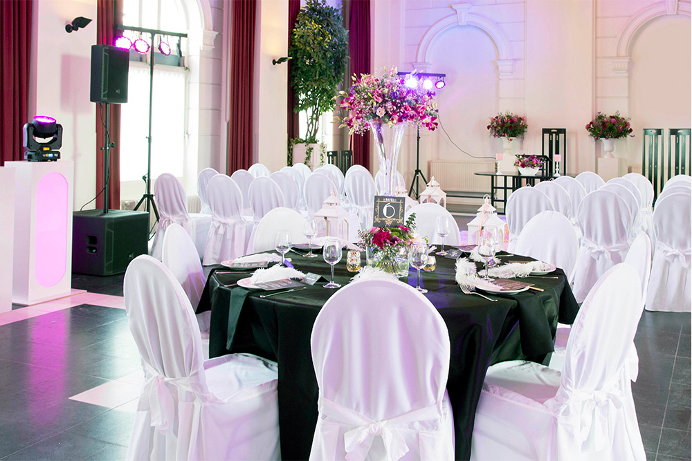 Pompgebouw_de_esch_receptie_zaal_opstelling_ronde_tafels