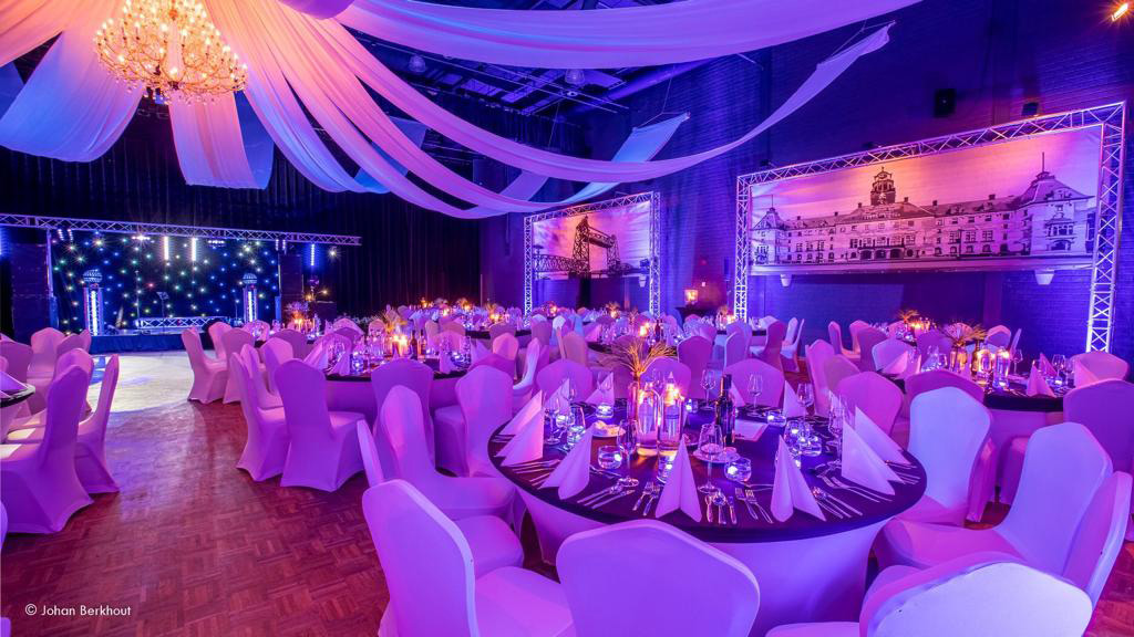 Pompgebouw_de_esch_sportzaal_decoratie