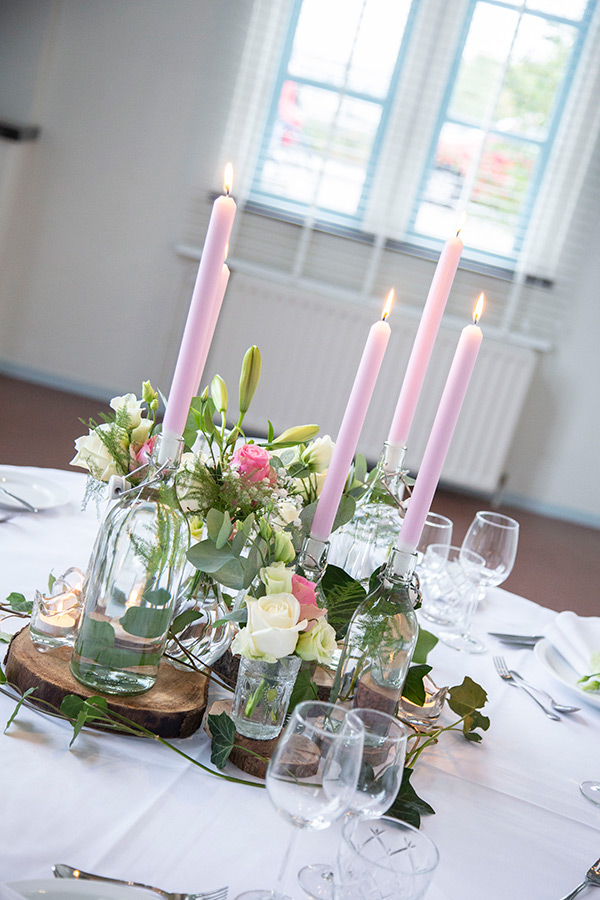 pompgebouw_de_esch_expozaal_trouwen_gedekte_tafel